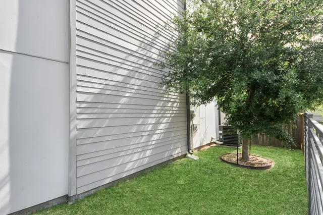 $3,100 | 2302 Johnson Street, Unit A, Houston, TX 77007