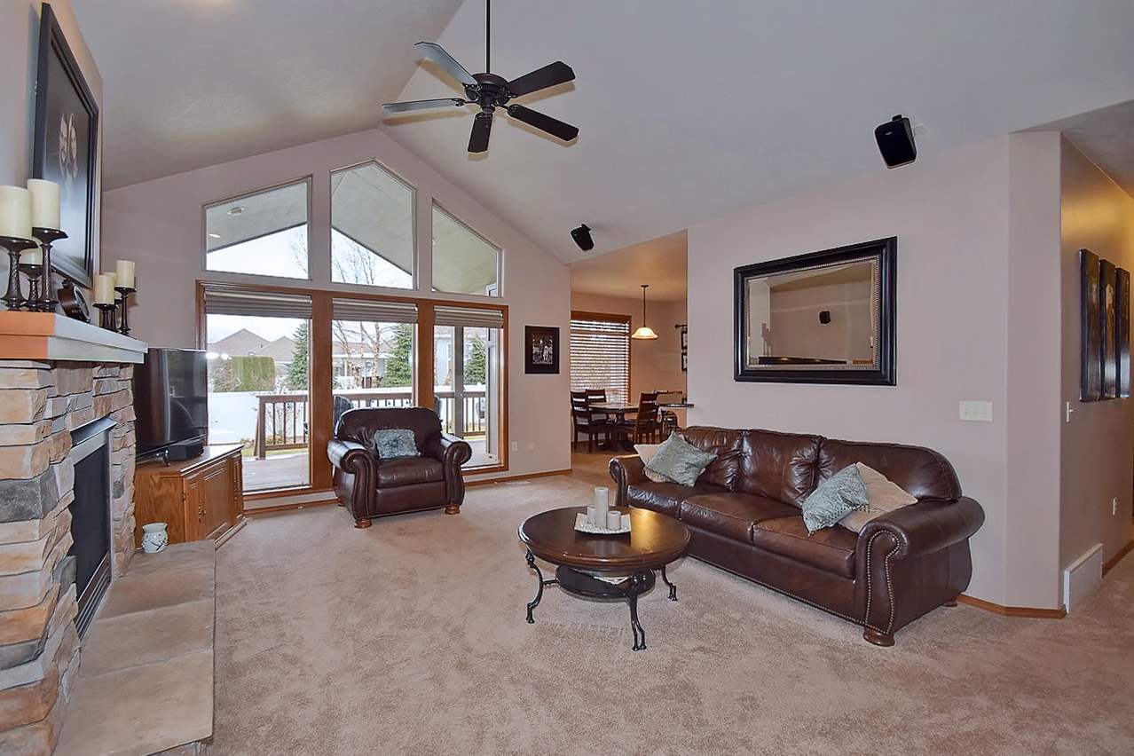 2618 West Hawthorne Road Spokane, WA 99208 - Photo 3 of 20