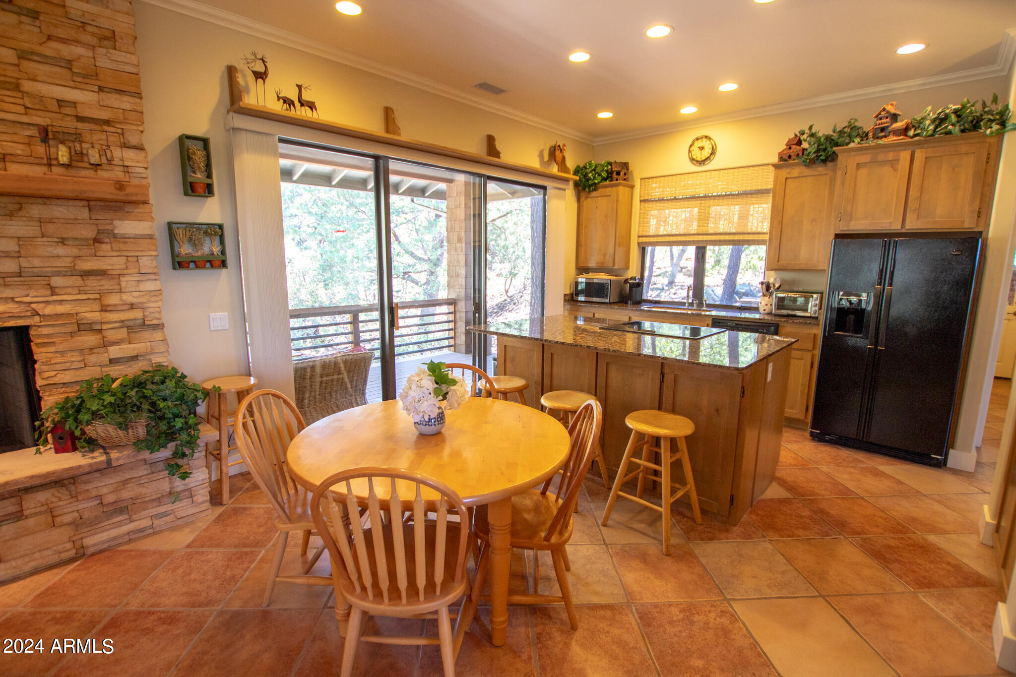 4533 Sundown Lane Pine, AZ 85544 - Photo 30 of 38 Island in Kitchen