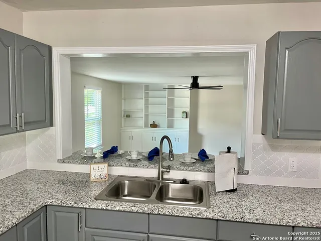 $269,500 | 1210 North Polk Street, Beeville, TX 78102