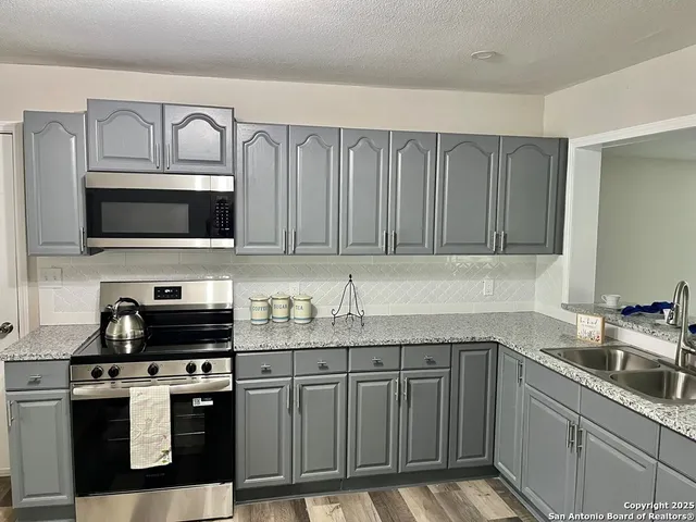 $269,500 | 1210 North Polk Street, Beeville, TX 78102