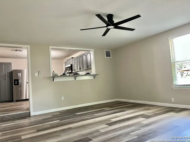 $269,500 | 1210 North Polk Street, Beeville, TX 78102