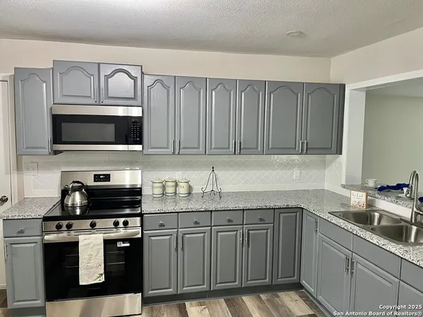 $259,500 | 1210 North Polk Street, Beeville, TX 78102