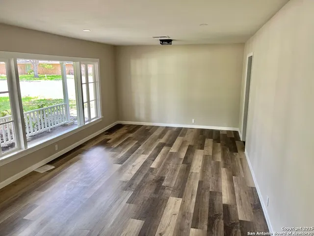 $269,500 | 1210 North Polk Street, Beeville, TX 78102