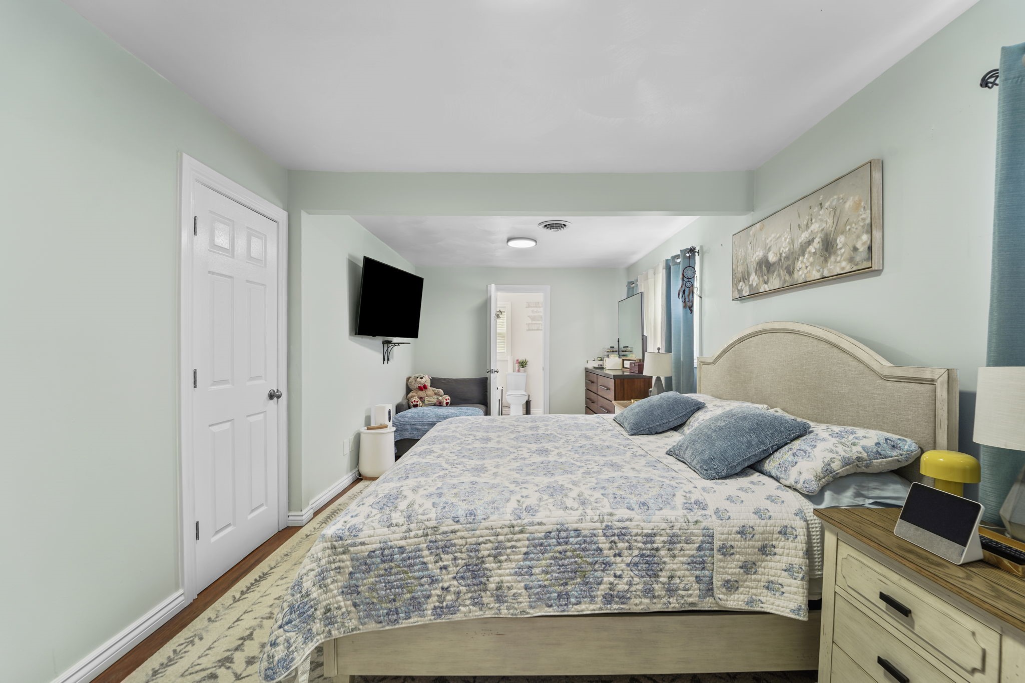 1024 Reynolds Road Johnson City, NY 13790 - Photo 14 of 29