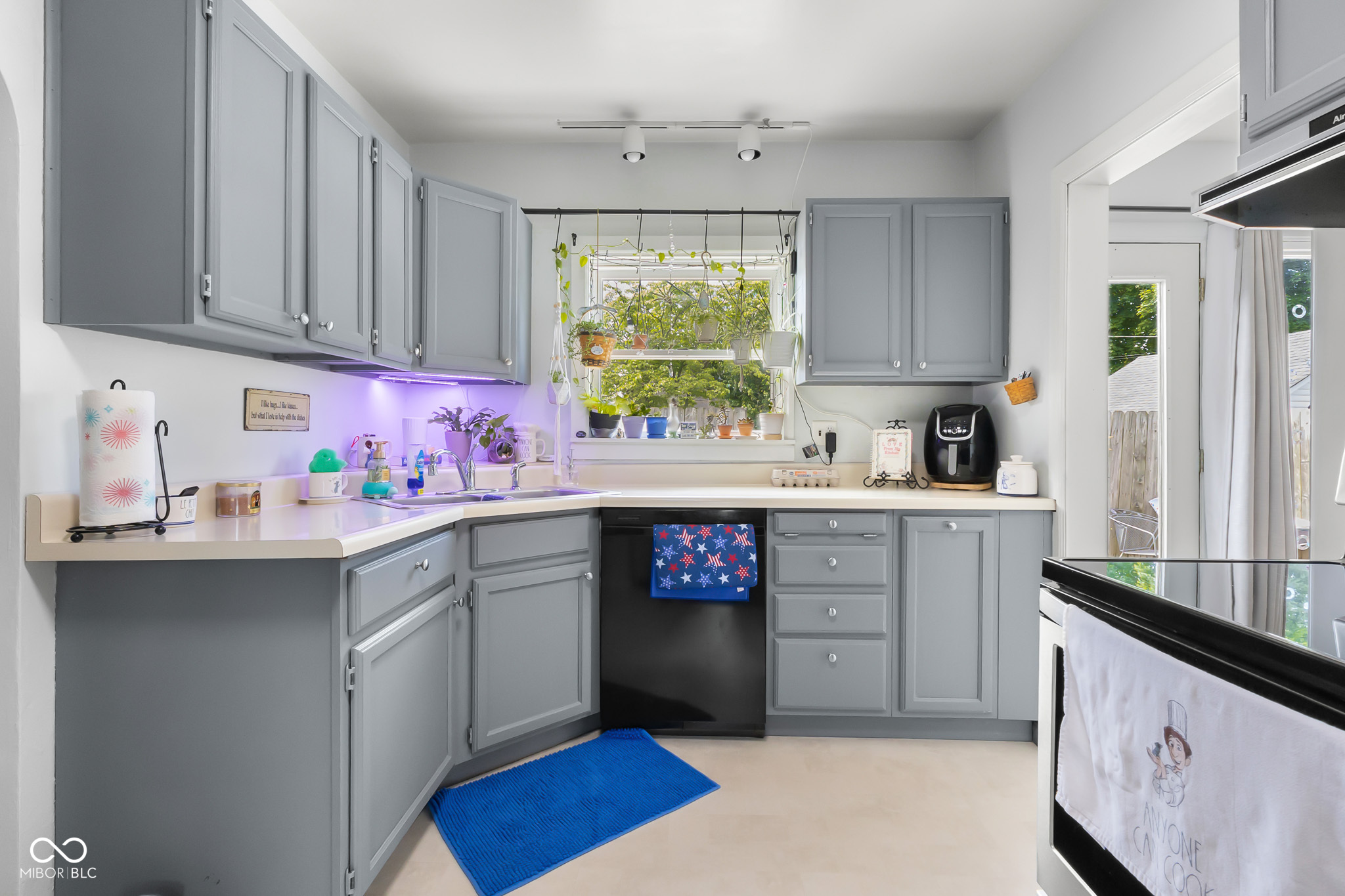 2411 Ohio Avenue Columbus, IN 47201 - Photo 13 of 49