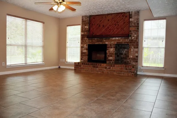 $2,100 | 3703 Embarcadero Drive, Houston, TX 77082