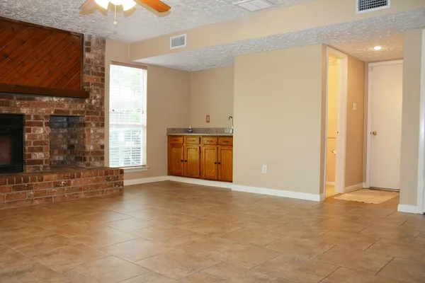 $2,100 | 3703 Embarcadero Drive, Houston, TX 77082