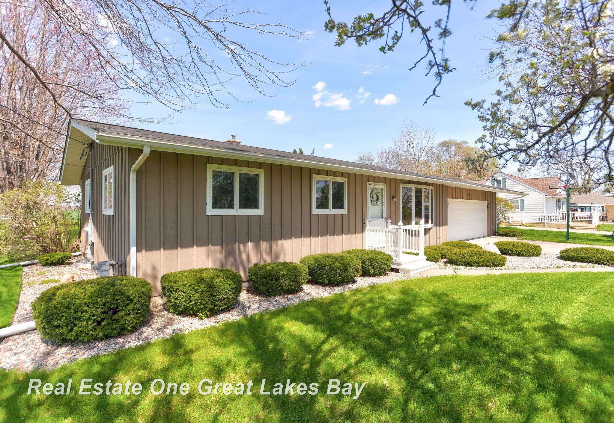 205 Midland Road Auburn, MI 48611 - Photo 2 of 43 Gallery Image 2