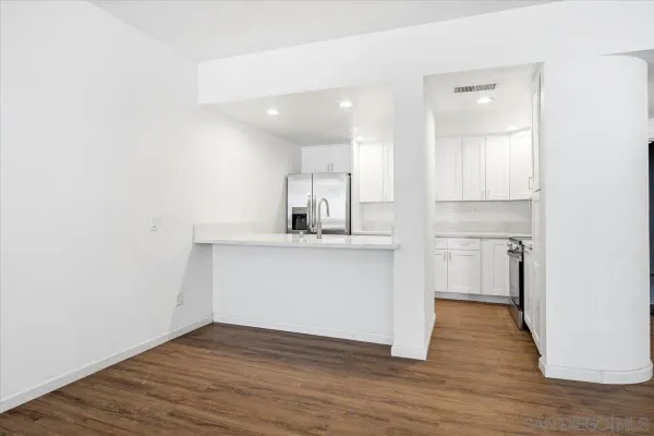$4,300 | 3956 Nobel Drive, Unit 203, San Diego, CA 92122