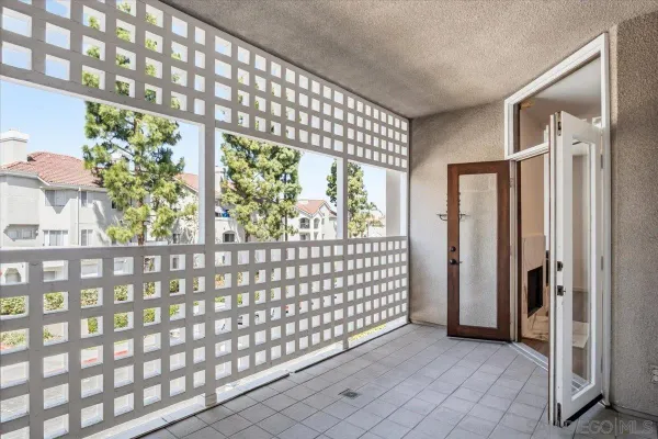$4,300 | 3956 Nobel Drive, Unit 203, San Diego, CA 92122