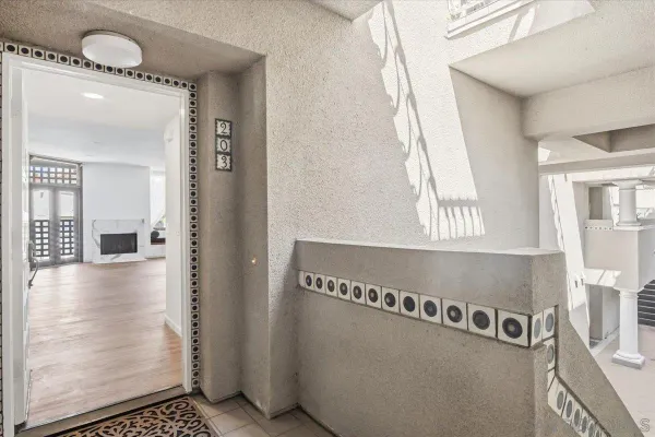 $4,300 | 3956 Nobel Drive, Unit 203, San Diego, CA 92122