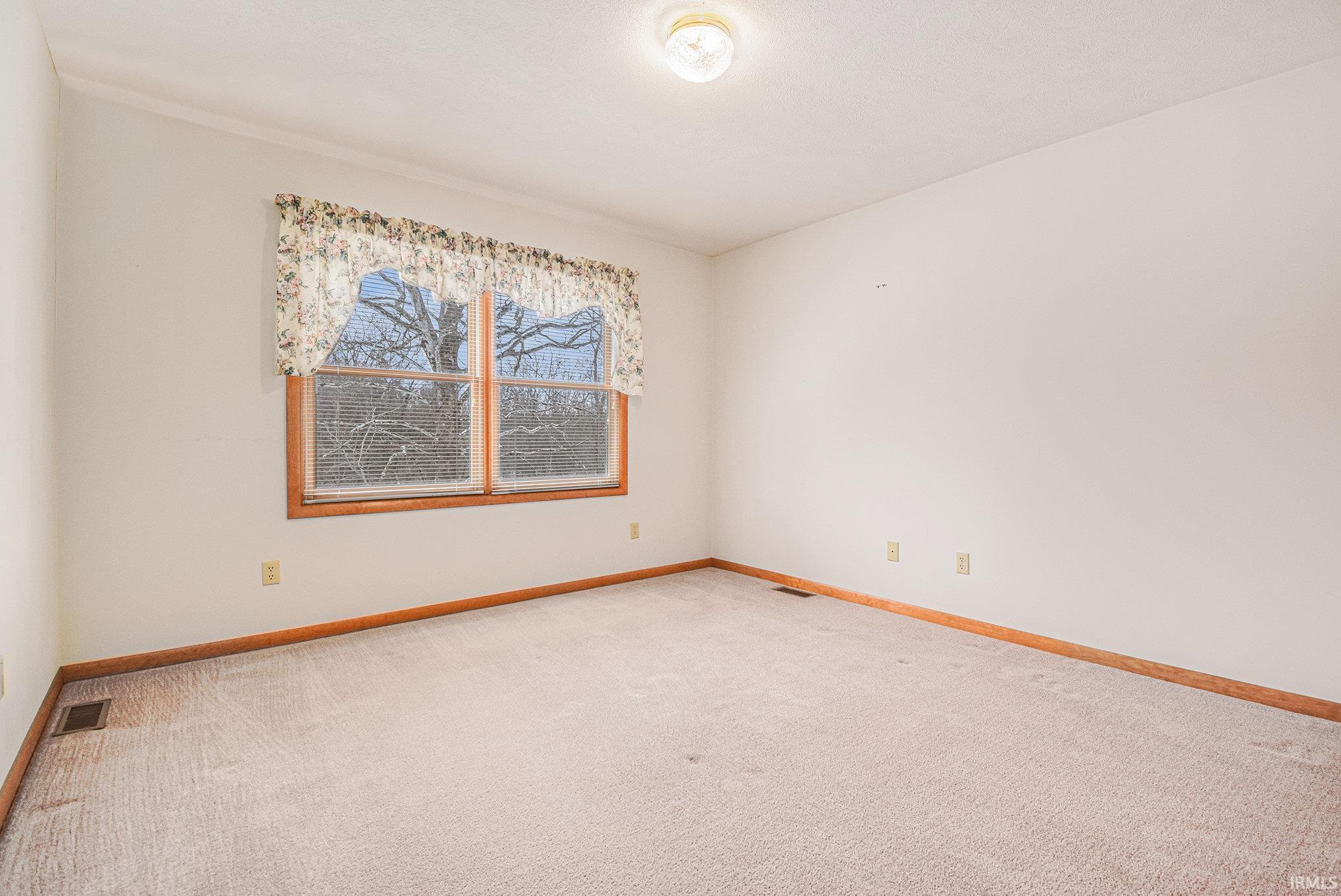 23220 Spring Creek Trail Elkhart, IN 46516 - Photo 15 of 27