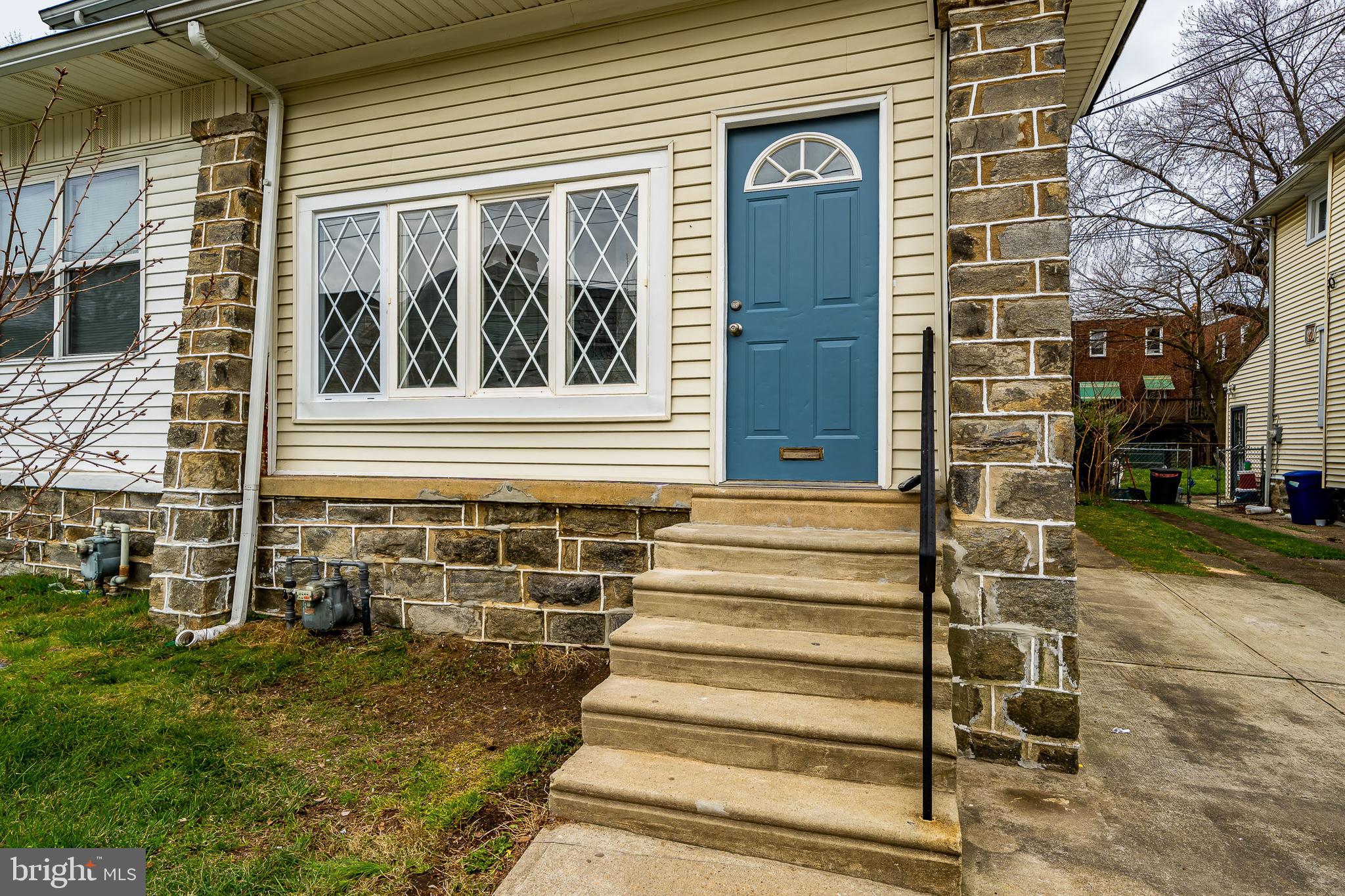 516 Laurel Road Lansdowne, PA 19050 - Photo 4 of 42