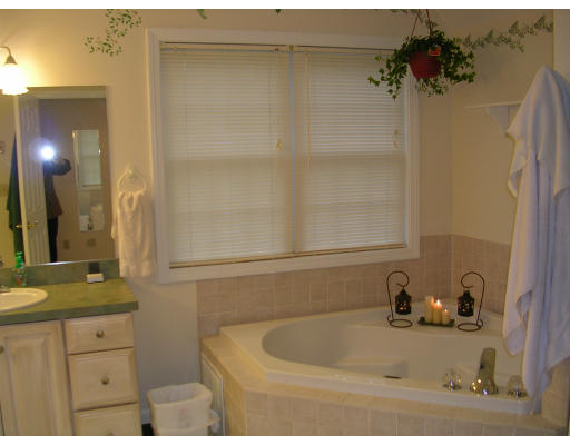 23 Fales Road Sharon, MA 02067 - Photo 12 of 18