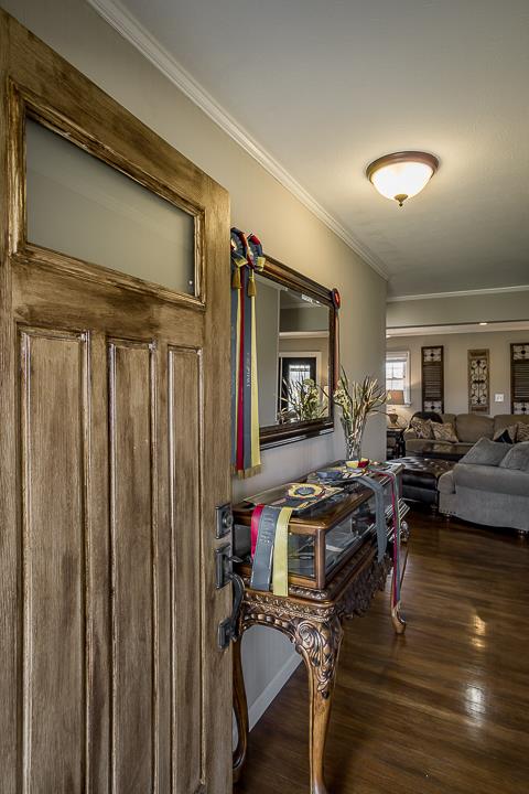 757 Robinson Ridge Road Baxter, TN 38544 - Photo 1 of 26 a living room with furniture and a flat screen tv