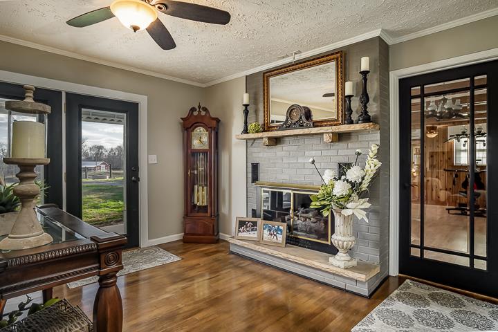 757 Robinson Ridge Road Baxter, TN 38544 - Photo 5 of 26 a living room with furniture