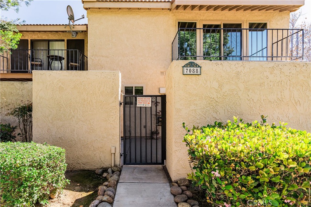 7088 Seville Way Riverside, CA 92506 - Photo 7 of 75
