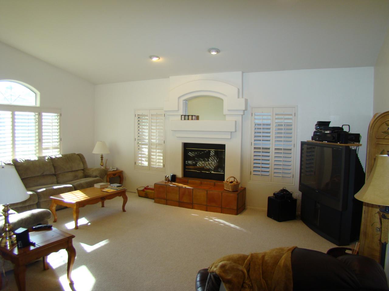4716 East Hearn Road Phoenix, AZ 85032 - Photo 4 of 14 Grande Formal Living with fireplace