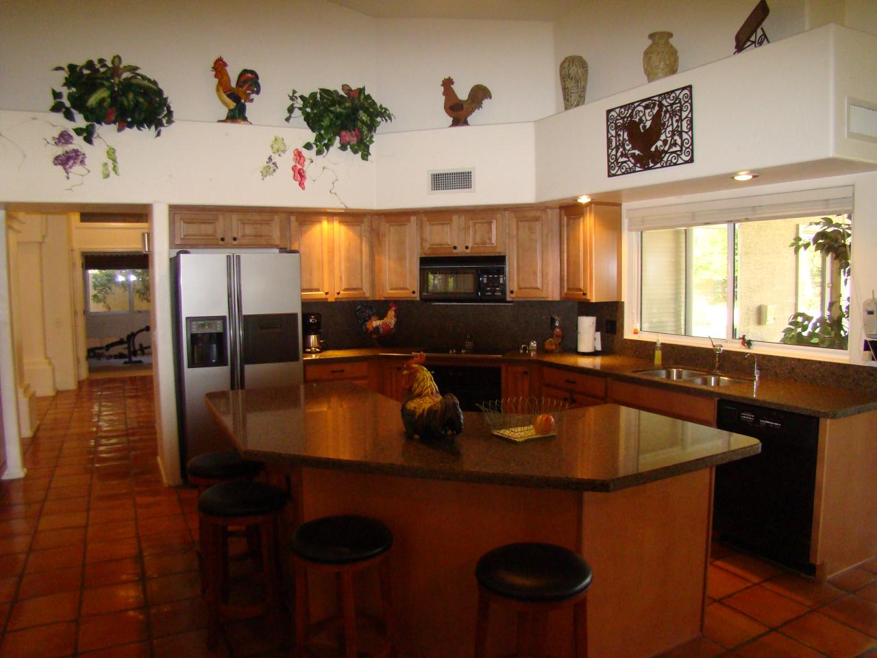 4716 East Hearn Road Phoenix, AZ 85032 - Photo 7 of 14 Kitchen with view of backyard