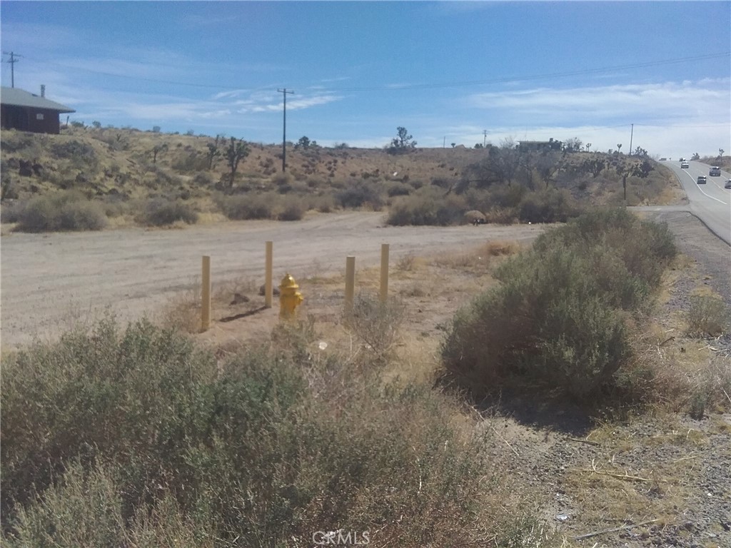 4409 Old Woman Springs Road Yucca Valley, CA 92284 - Photo 2 of 6 a view of a lake view and mountain view