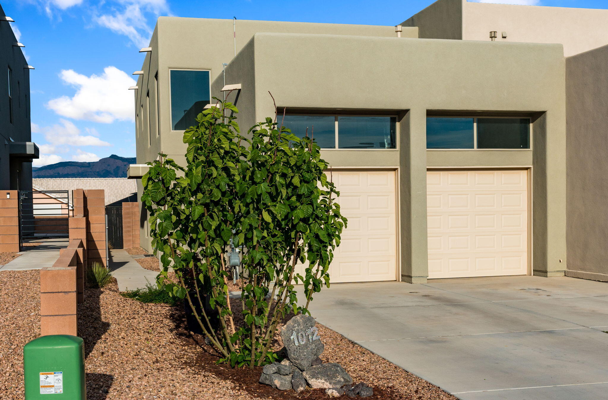 1012 25th Street Southeast Rio Rancho, NM 87124 - Photo 3 of 40 Gallery Image 3