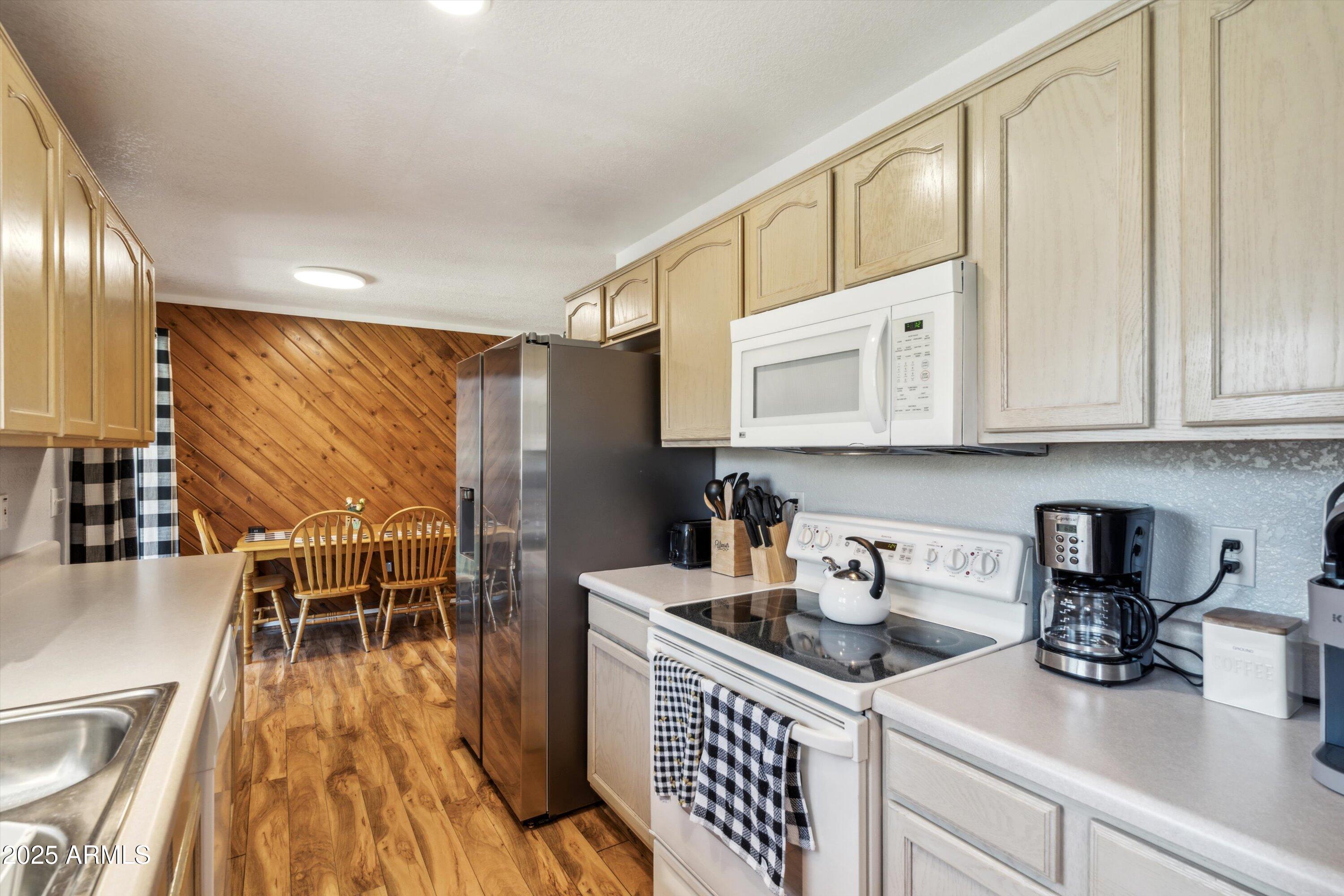 9055 Juniper Road Strawberry, AZ 85544 - Photo 12 of 42 14-Kitchen