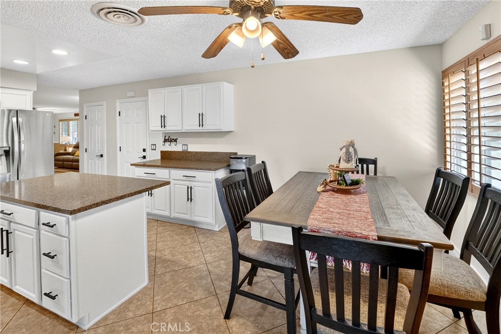 2501 East Avenue R4 Palmdale, CA 93550 - Photo 17 of 40