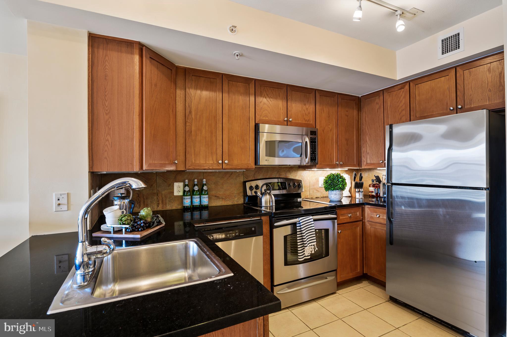 631 D Street Northwest, Unit 841 Washington, DC 20004 - Photo 20 of 90