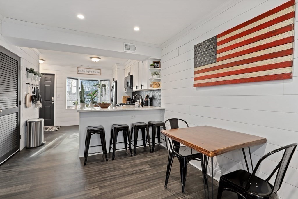 43 Wenlock Road, Unit 43 Boston, MA 02122 - Photo 4 of 23