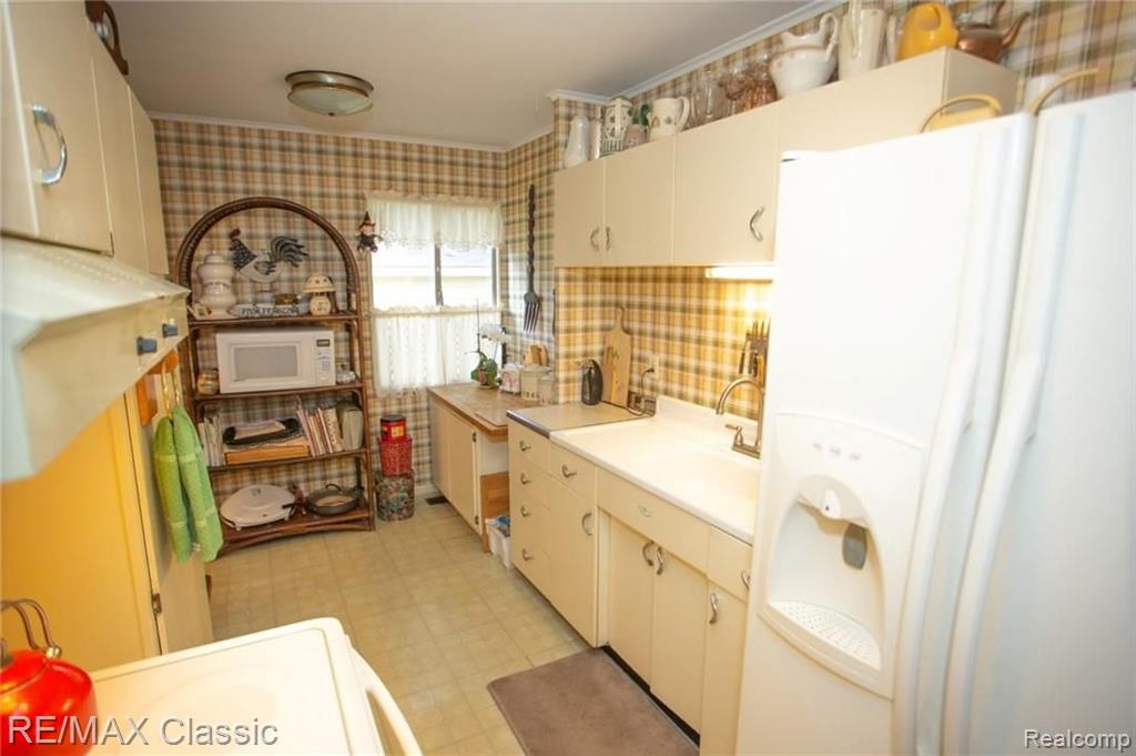 17888 Beck Road Northville, MI 48168 - Photo 11 of 31