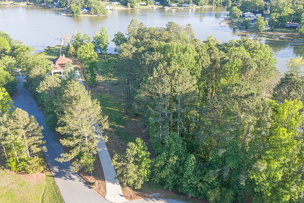 112 Long Point Road Hodges, SC 29653 - Photo 4 of 16