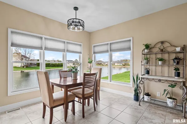 $500,000 | 6421 Winterberry Lane, Springfield, IL 62712