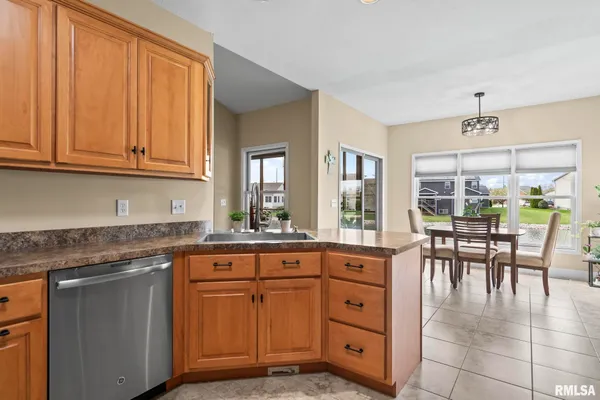 $500,000 | 6421 Winterberry Lane, Springfield, IL 62712