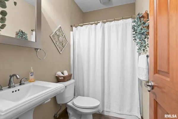 $500,000 | 6421 Winterberry Lane, Springfield, IL 62712