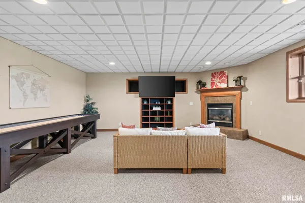 $500,000 | 6421 Winterberry Lane, Springfield, IL 62712