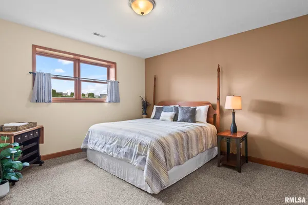 $500,000 | 6421 Winterberry Lane, Springfield, IL 62712