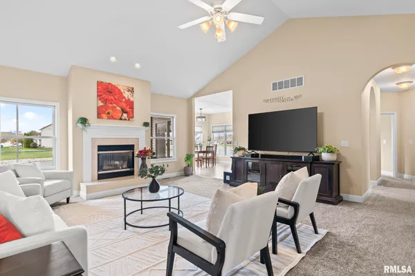 $500,000 | 6421 Winterberry Lane, Springfield, IL 62712