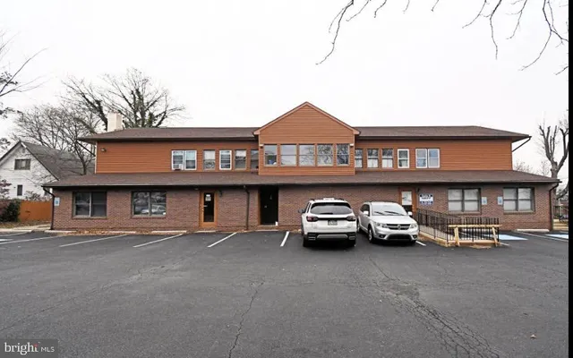 $1,975 | 608 Easton Road, Willow Grove, PA 19090