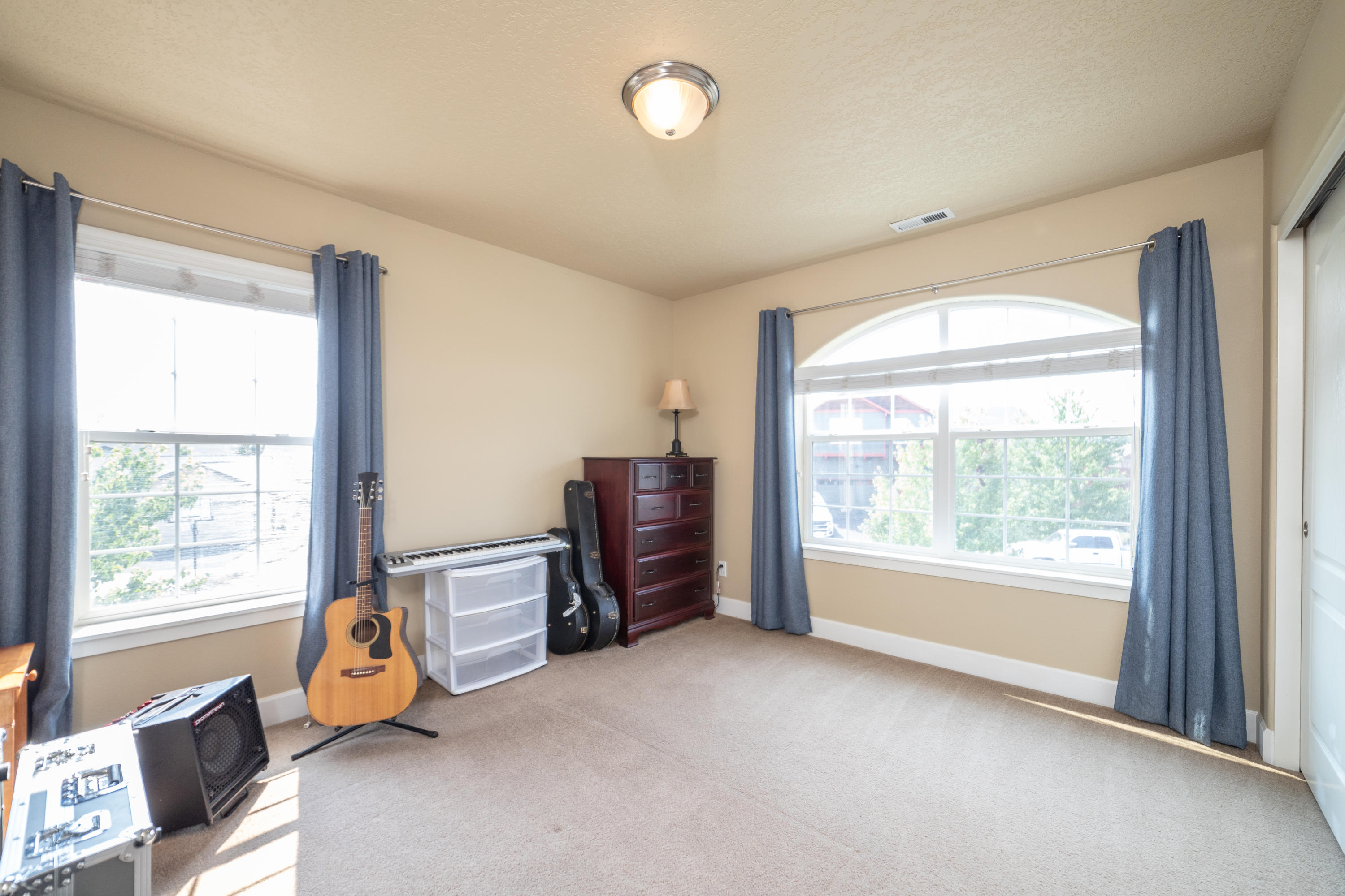 20754 Kilbourne Loop Bend, OR 97701 - Photo 20 of 45 Bedroom #1