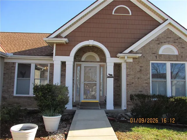 $420,000 | 9205 North Holmes Court, Kansas City, MO 64155
