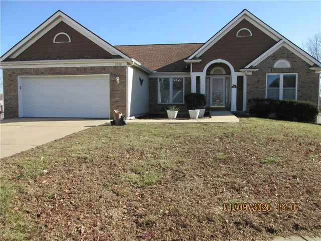 $420,000 | 9205 North Holmes Court, Kansas City, MO 64155