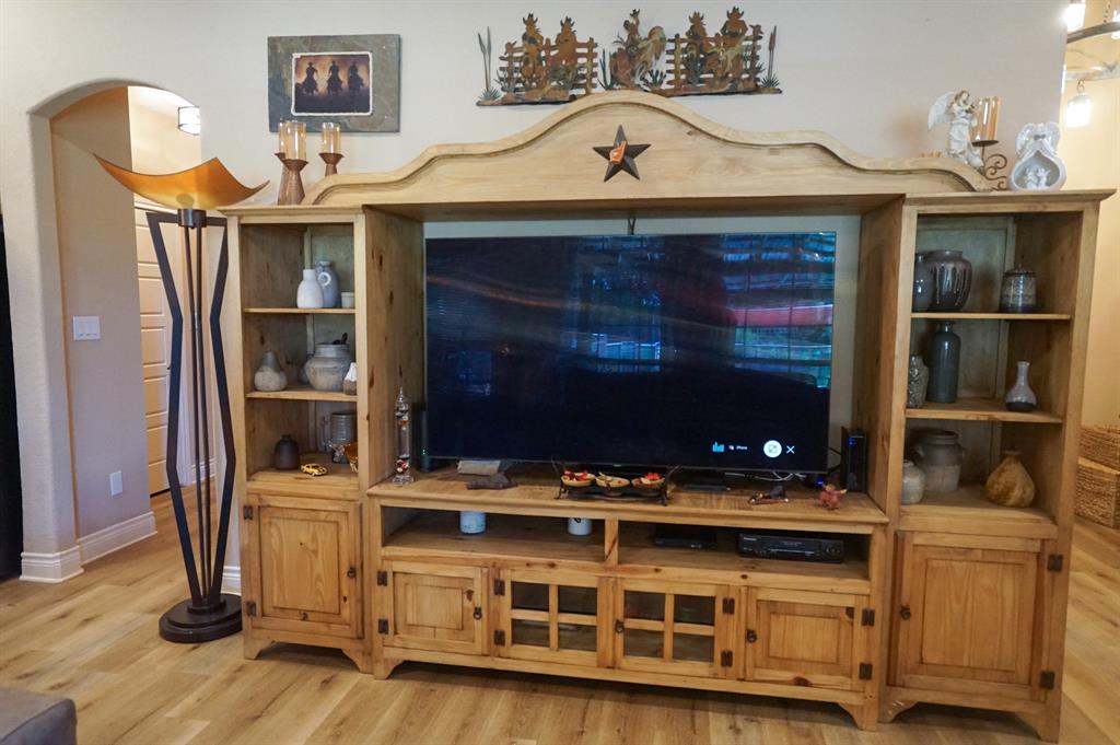 617 Mesquite Tree Road Waco, TX 76705 - Photo 13 of 39 a view of an empty room with furniture