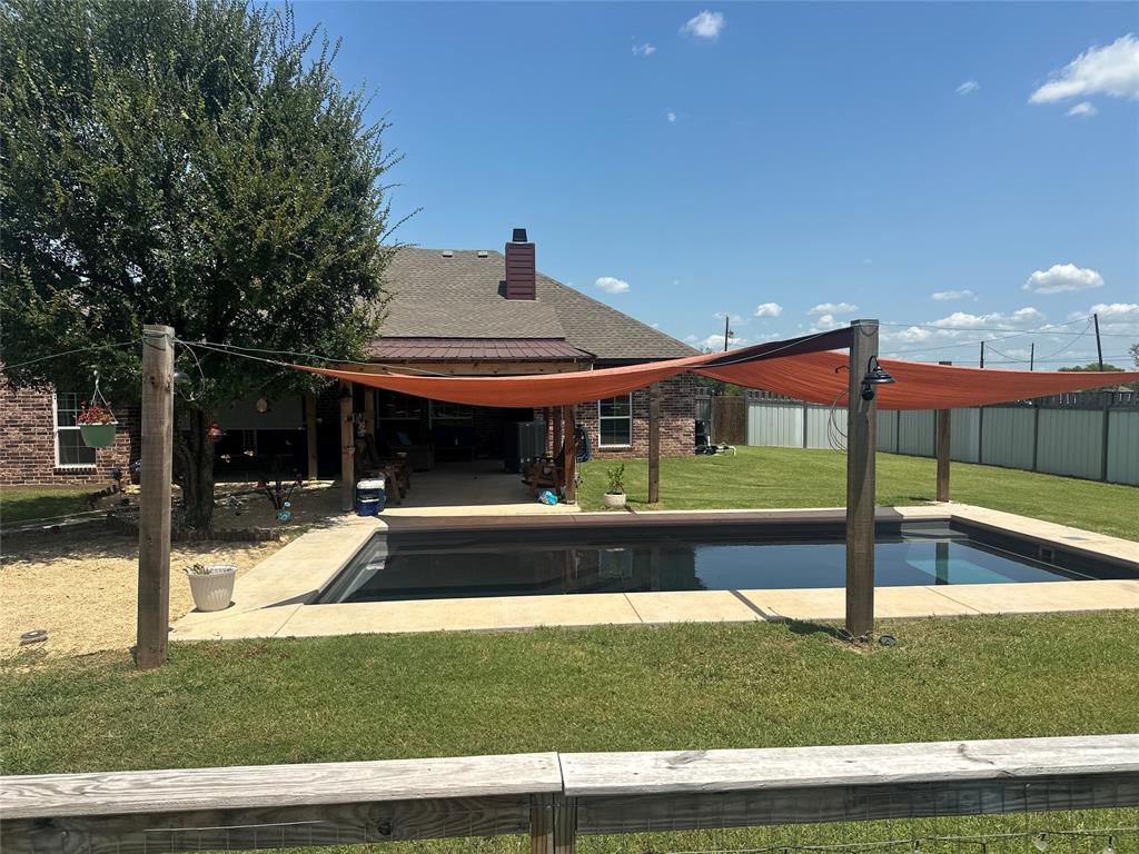 617 Mesquite Tree Road Waco, TX 76705 - Photo 31 of 39 a front view of a house with a yard