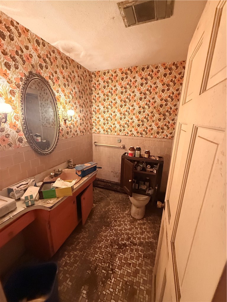 130 Bulgarmarsh Road Tiverton, RI 02878 - Photo 17 of 48