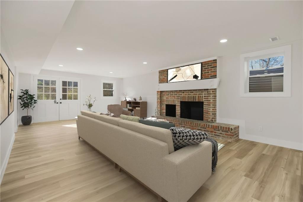 2729 Stratford Road Lawrence, KS 66049 - Photo 15 of 21