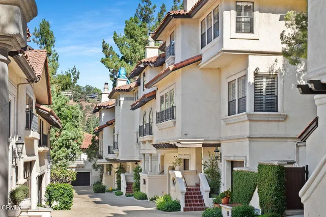 $1,538,000 | 70 North Arroyo Boulevard, Pasadena, CA 91105