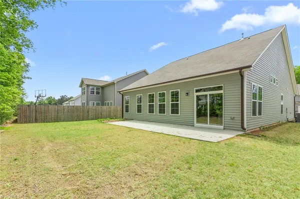 $389,900 | 831 Royal Oak Lane, Mebane, NC 27302