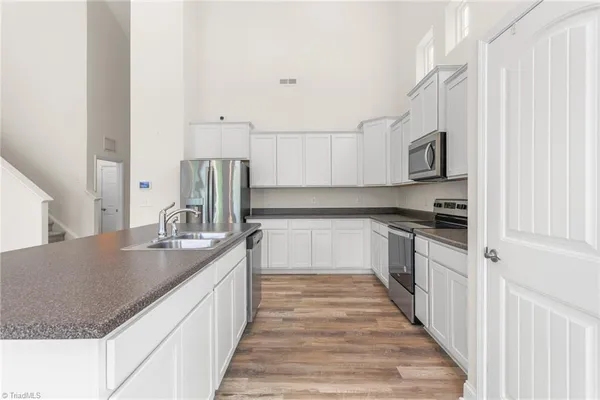 $389,900 | 831 Royal Oak Lane, Mebane, NC 27302