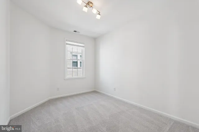 $2,850 | 24682 Lynette Springs Terrace, Chantilly, VA 20152